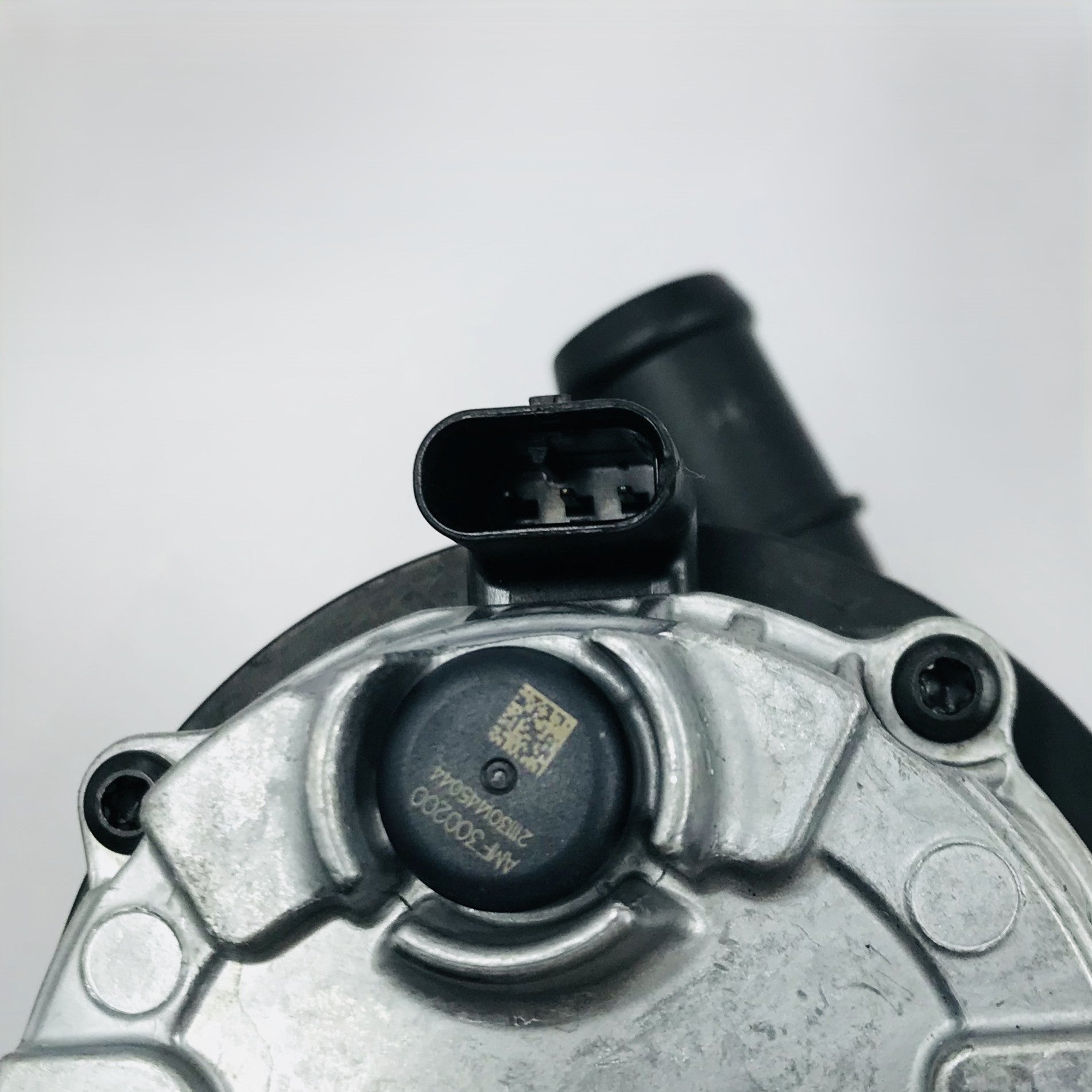 Bomba de Agua Auxiliar BMW X3 17-22 3 pines