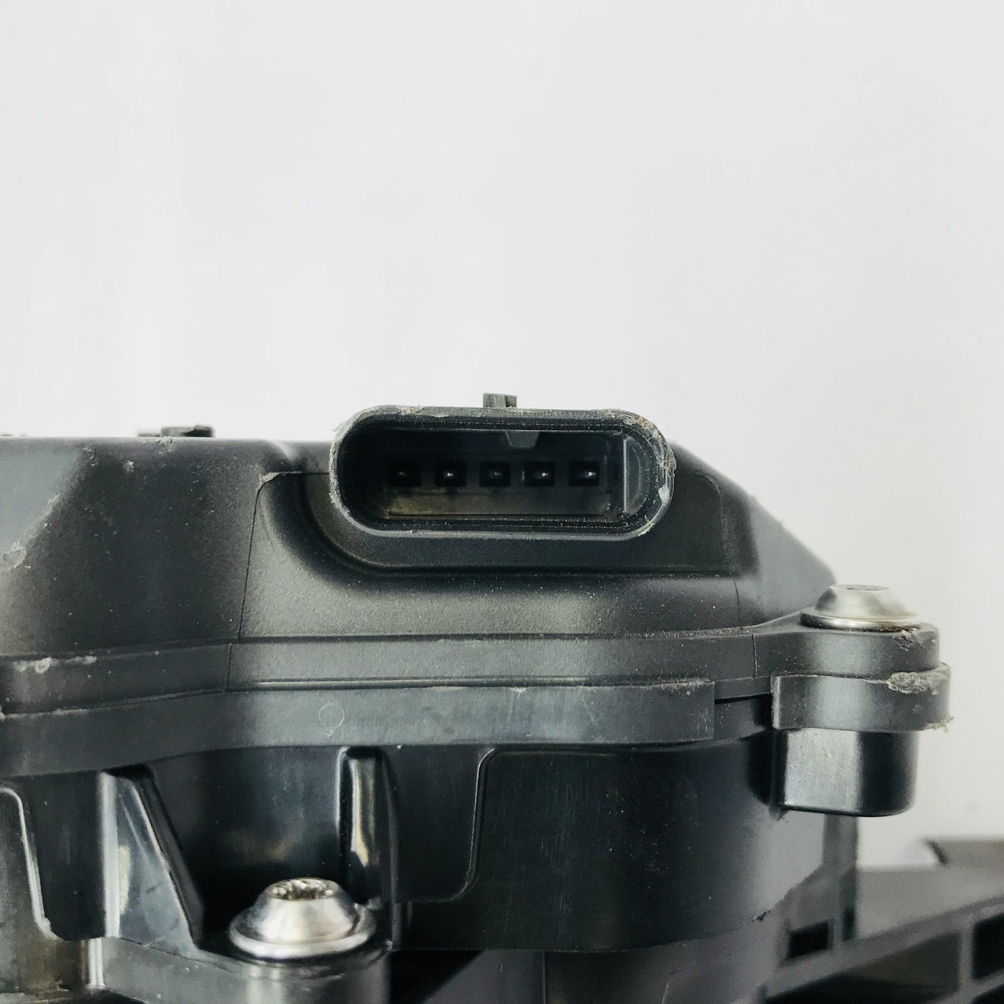 Toma Agua Chev 2.7 Silverado Sierra 19-25 Electronica