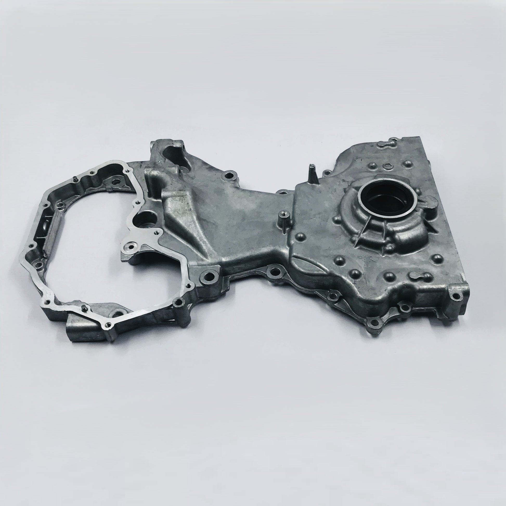 Tapa Distribucion Nissan  2.5 Altima X-Trail QR25DE 01-21