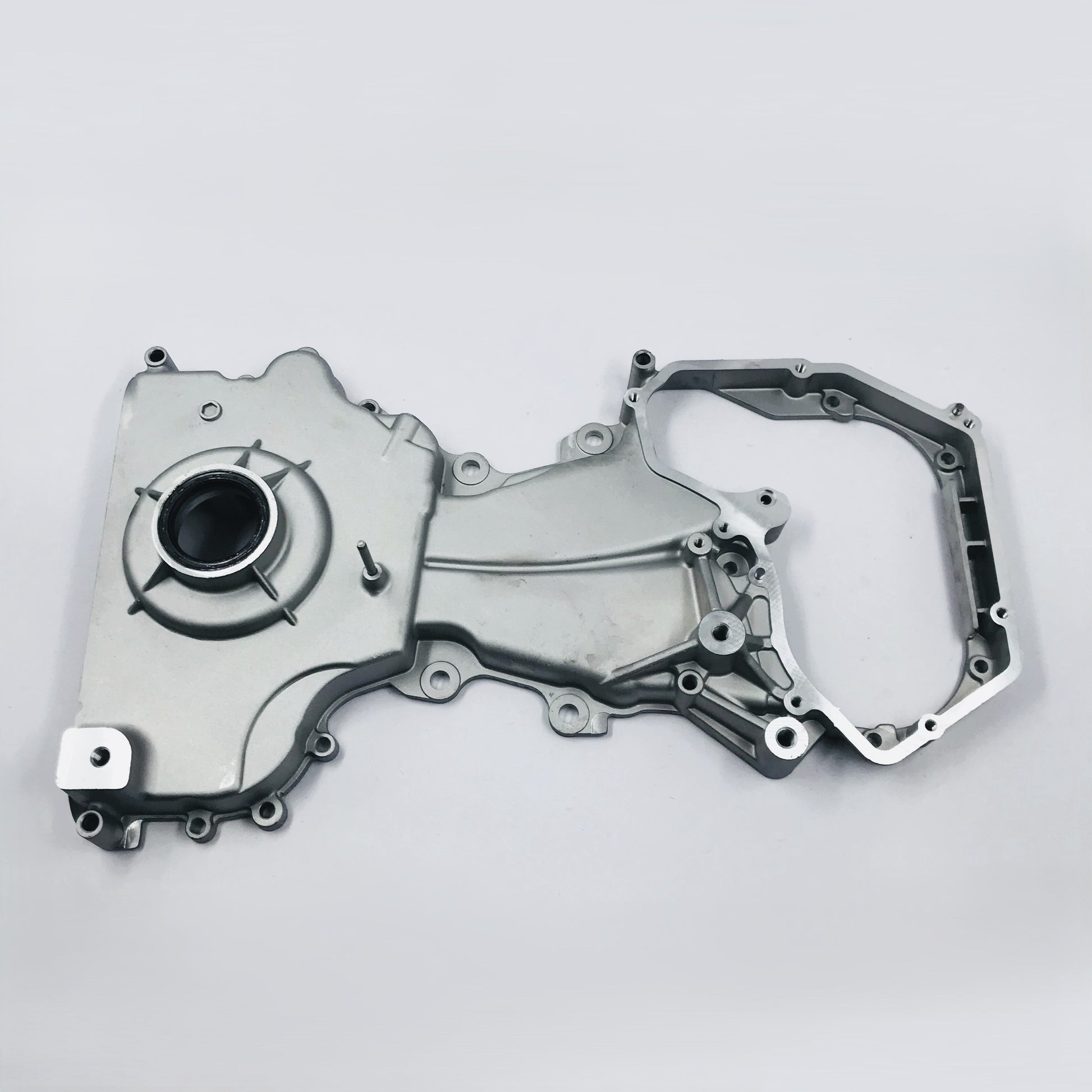 Tapa Distribucion Nissan 2.5 Urvan X-trail 07-15 C/Hoyo