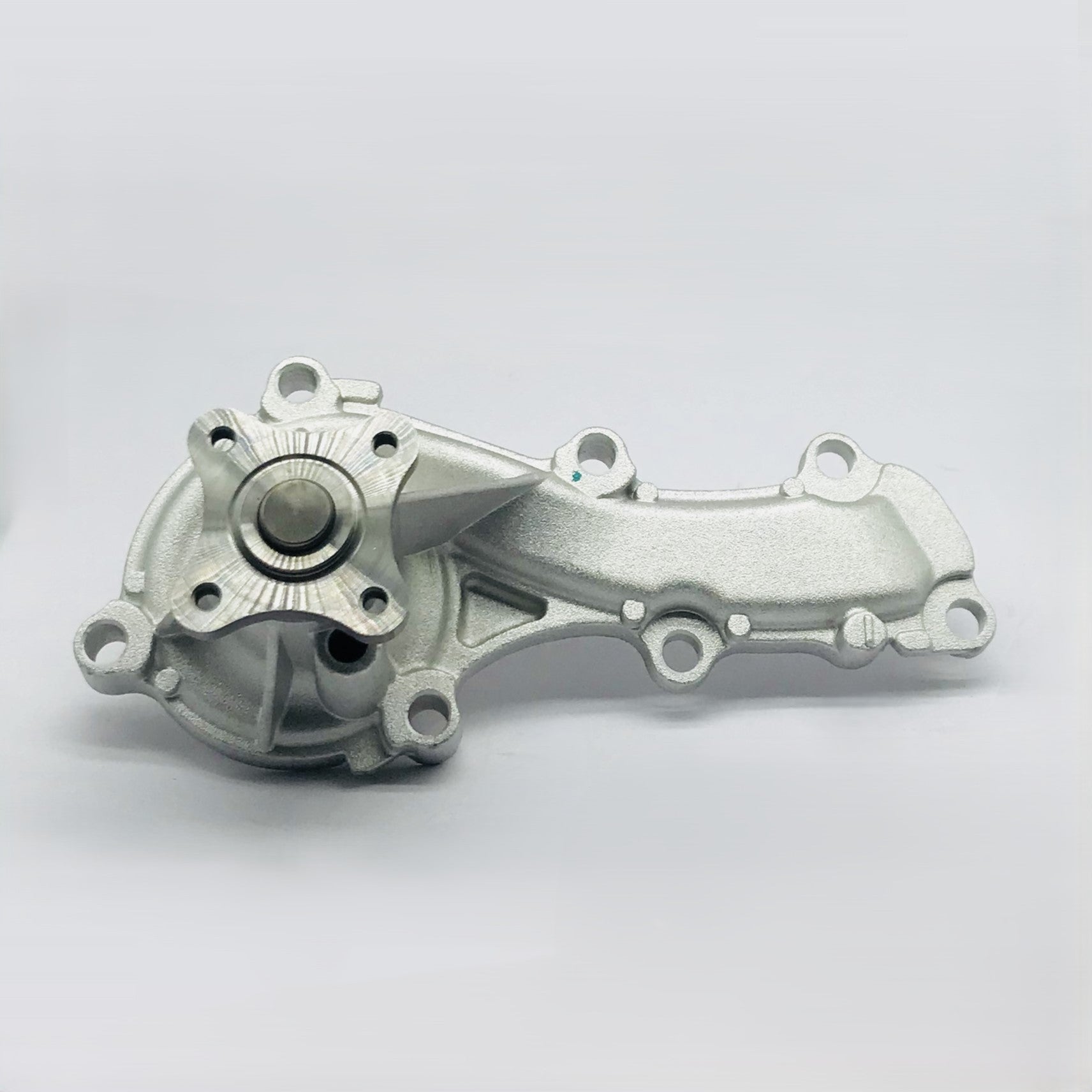 Bomba Agua Nissan 1.8 Sentra 00-08 Larga