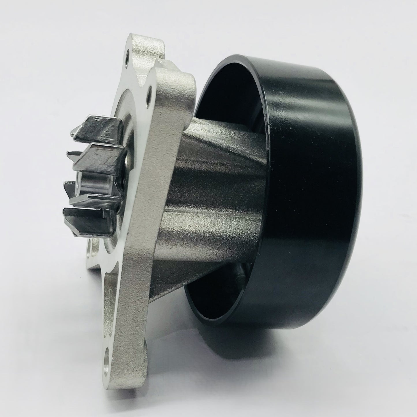 Bomba Agua Nissan 1.8 2.0 Sentra Tida Versa Con Polea