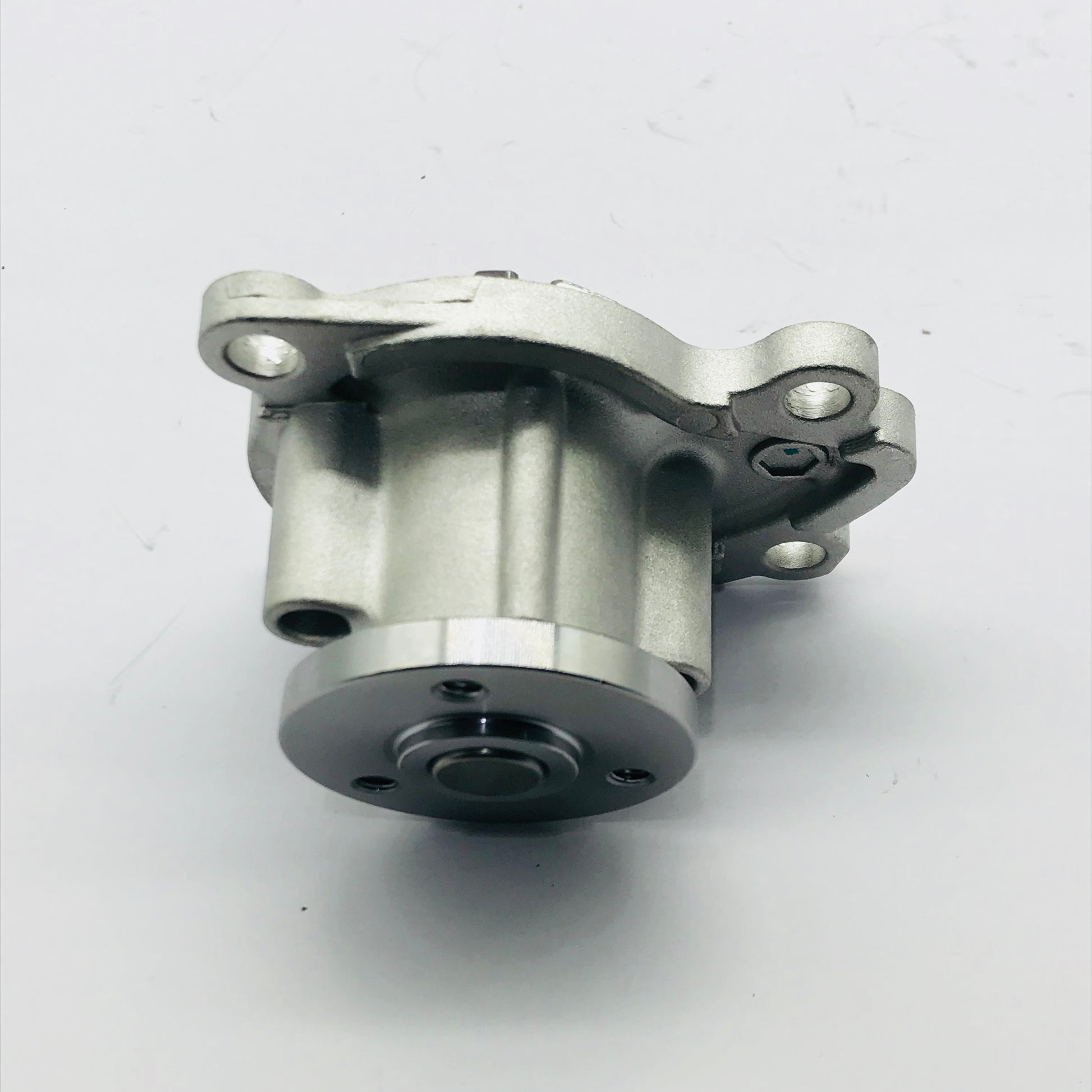 Bomba Agua Nissan 1.6 Tiida Note Versa Hr16 Con Polea