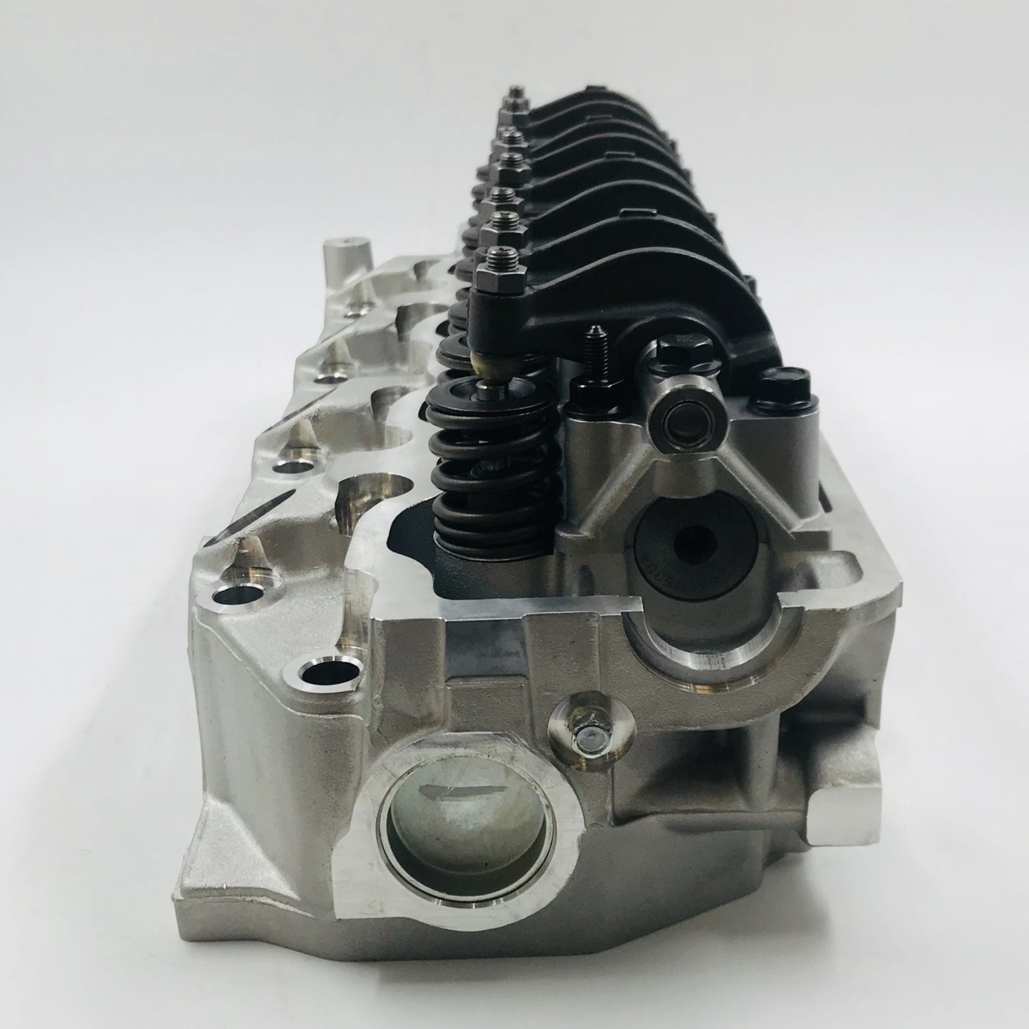 Cabeza De Motor Mitsubishi 2.5 Diesel  Completa