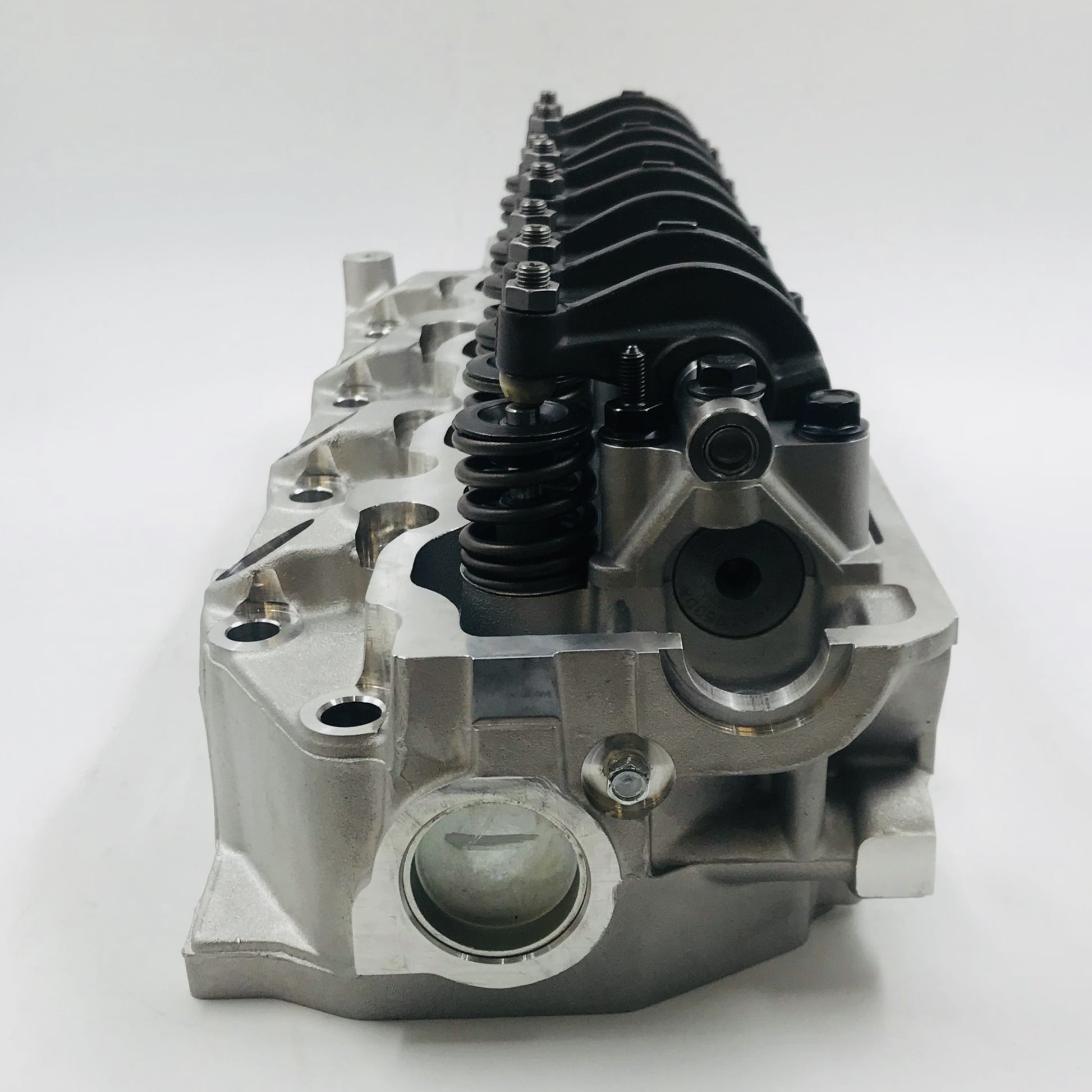 Cabeza De Motor Mitsubishi 2.5 Diesel  Completa