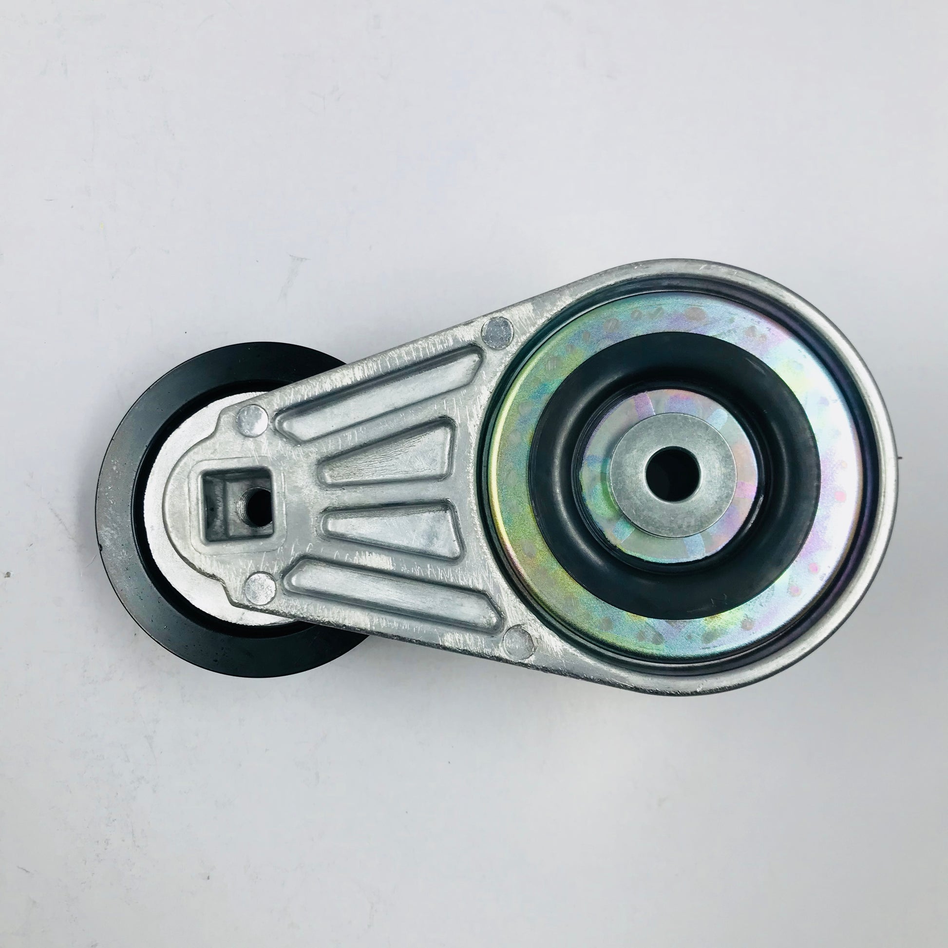 Polea Tensora Nissan 3.0 Urvan Cabstar 08-14