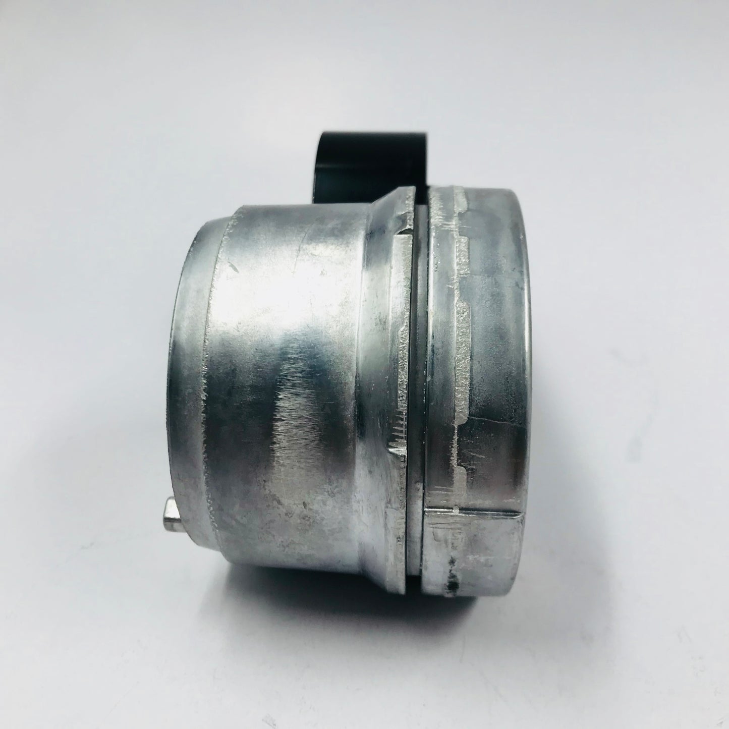 Polea Tensora Nissan 3.0 Urvan Cabstar 08-14