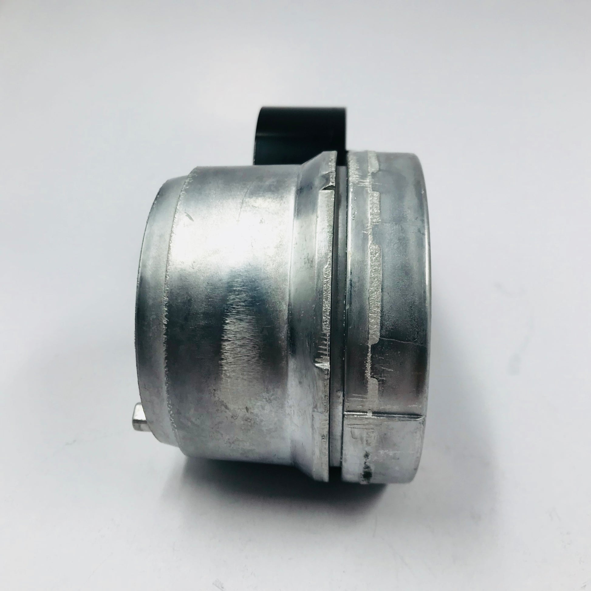 Polea Tensora Nissan 3.0 Urvan Cabstar 08-14