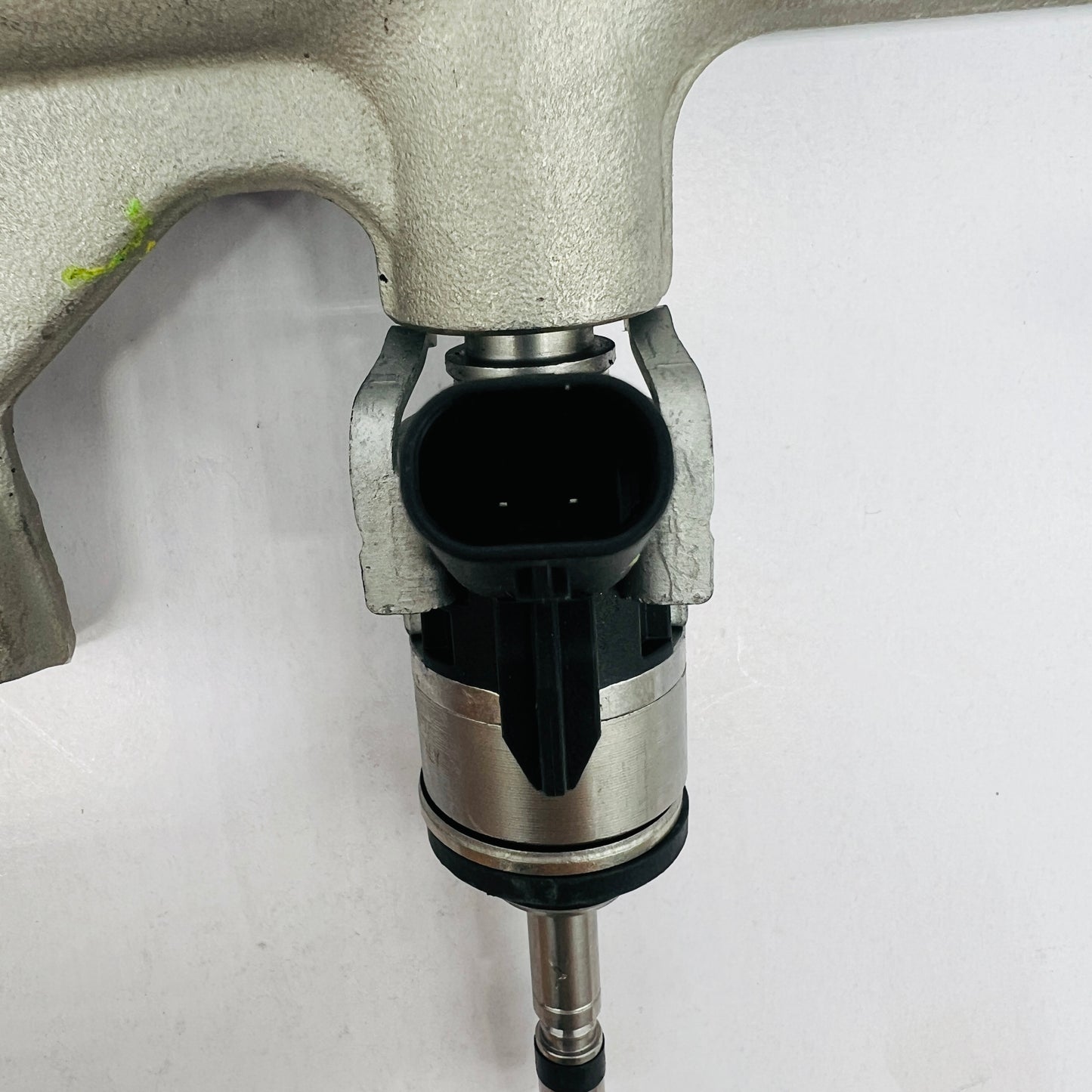 Riel de inyectores VW 2.0 18-25 Original