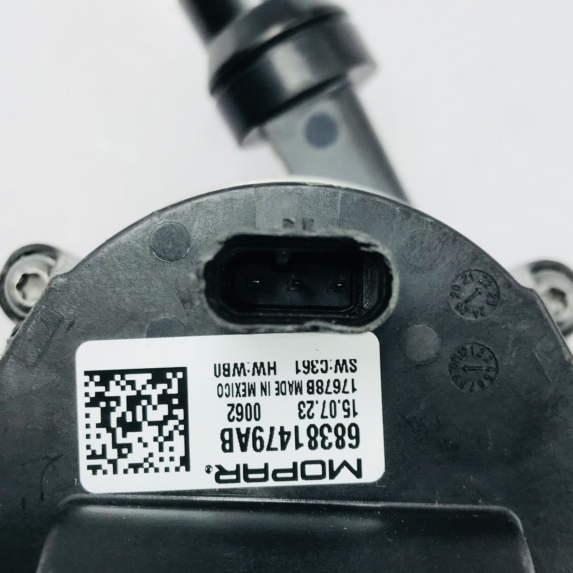 Bomba Agua Auxiliar Chrys Jeep 2.0 Grand Chrokee 22-25 Mopar