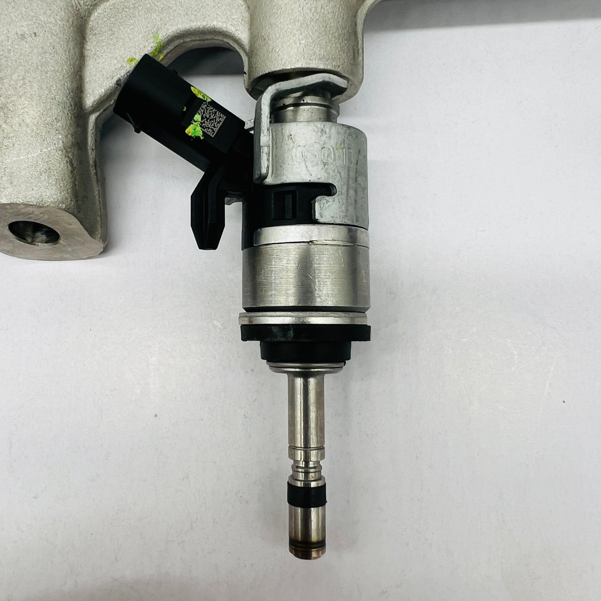 Riel de inyectores VW 2.0 18-25 Original