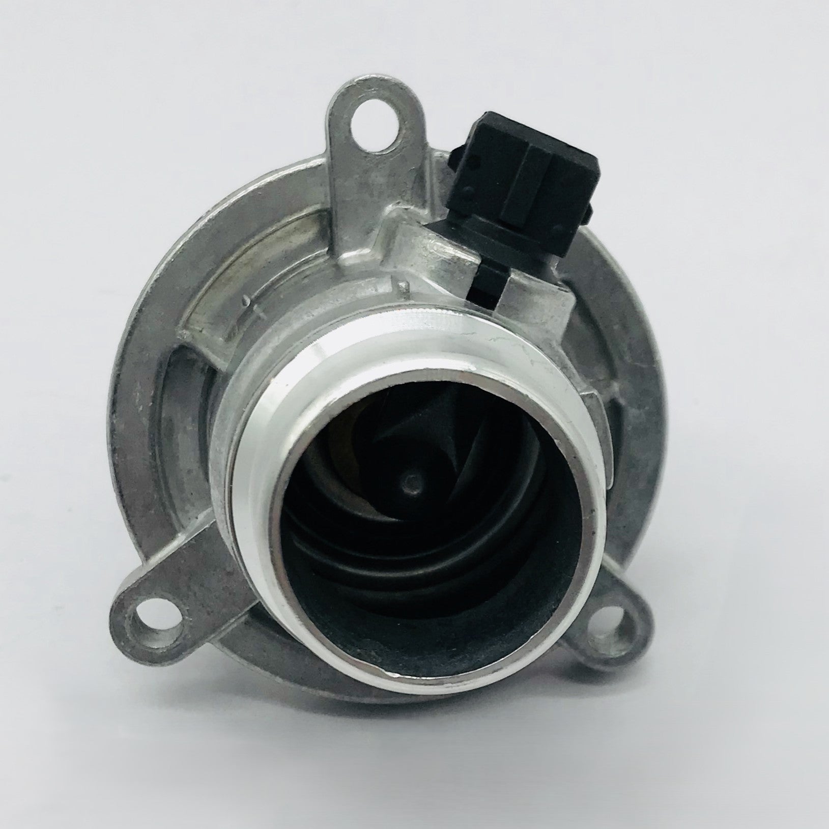 Toma Agua Bmw Redonda 3 Tornillos  Con Termostato