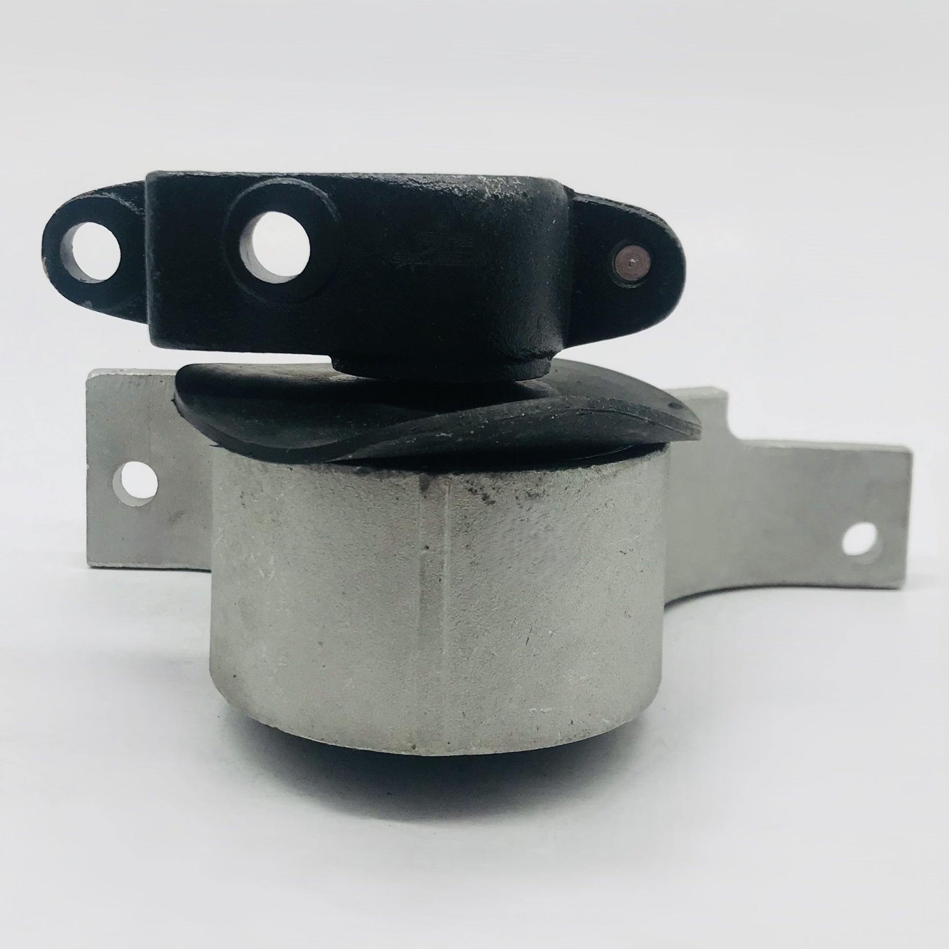 Soporte M Nissan Altima Maxima Quest 3.5 02-09 Der