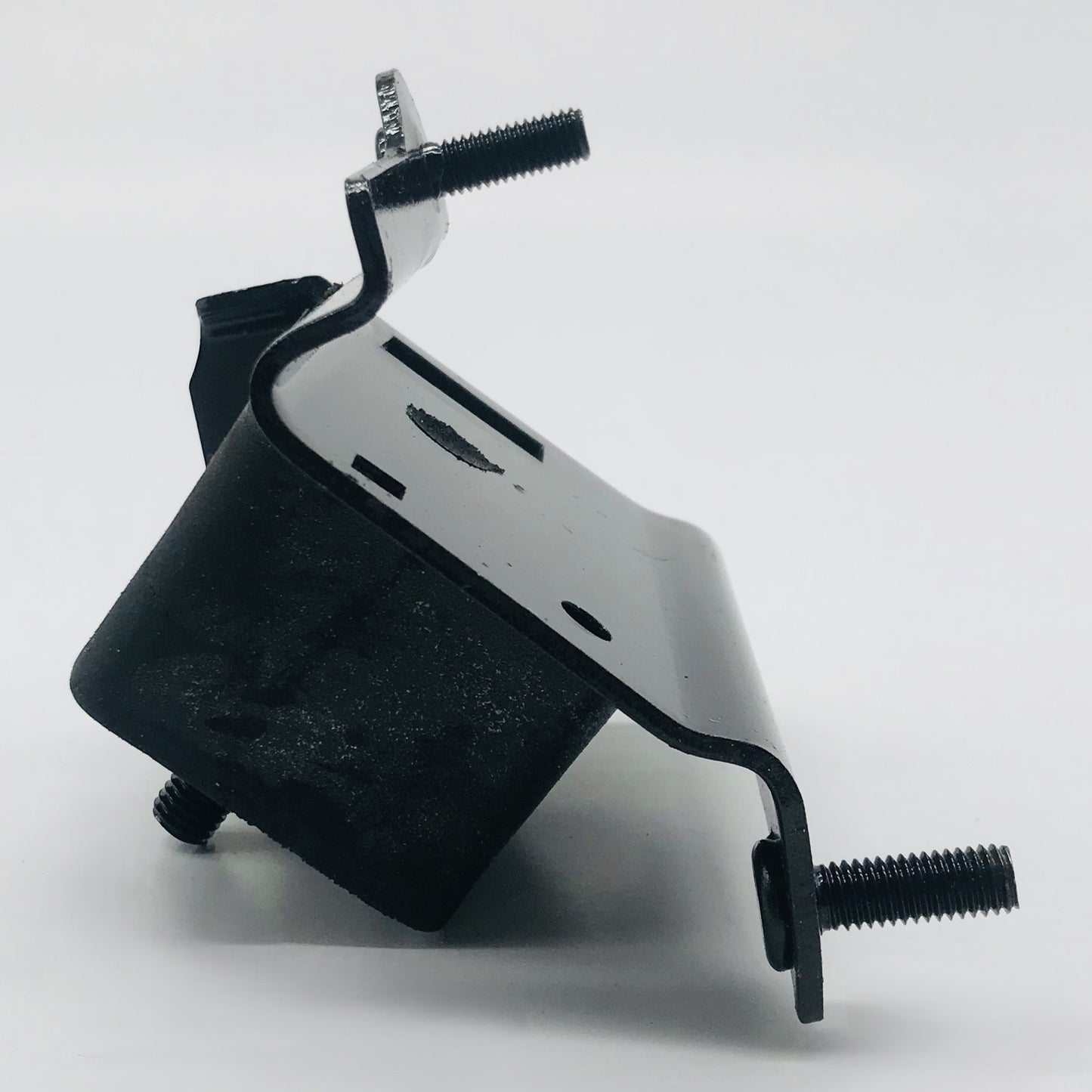 Soporte T Chev Oldsmobile Pontiac 80-95 Tras Izq