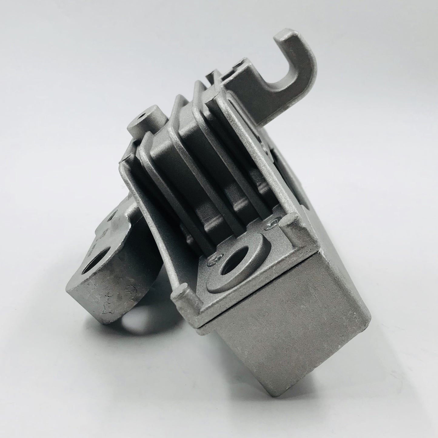 Soporte T Chev 1.5 Cavalier 18-22 STD Izq