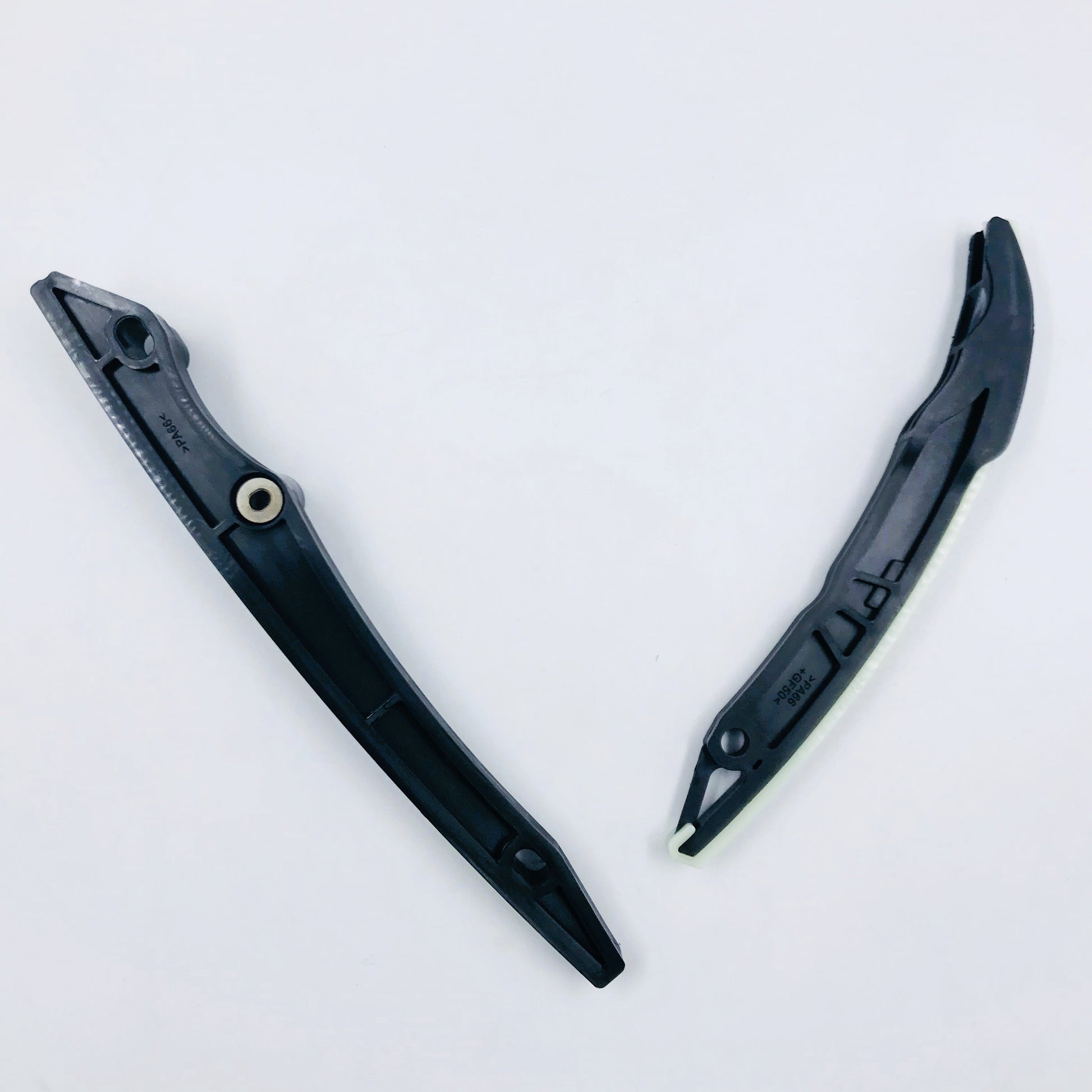 Rieles Ford 5.0 Mustang 11-13  2 Guias Plastico Negras