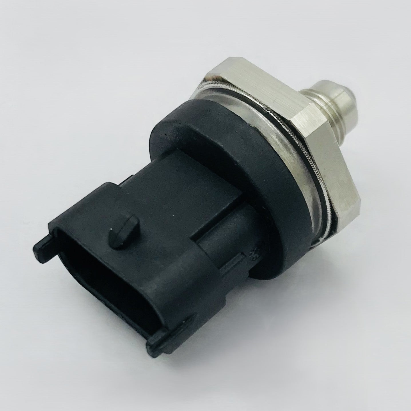 Regulador De Presion Gasolina Ford Mazda 3 Pines