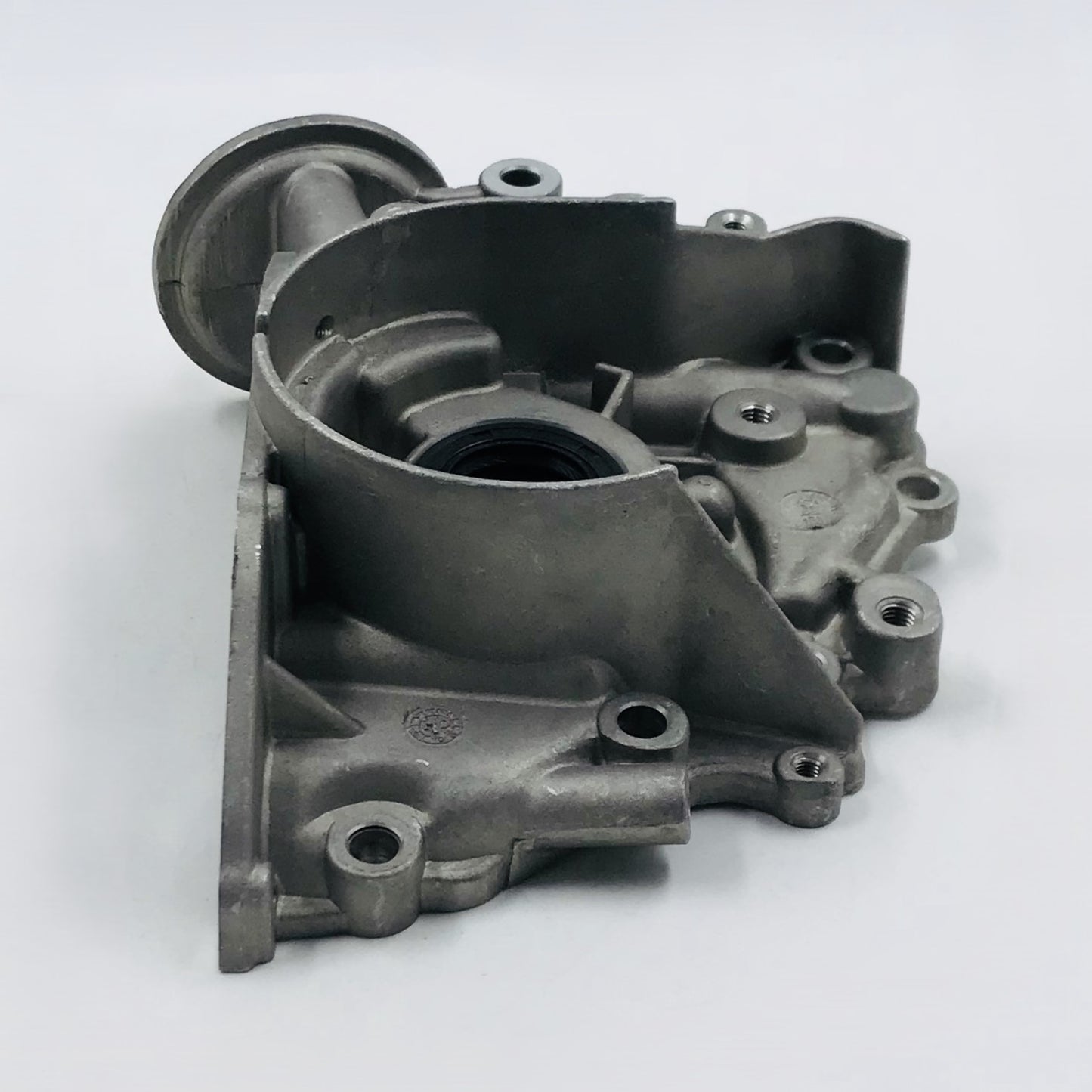 Bomba Aceite Mits 1.5 1.6 80-92 Con Base Filtro