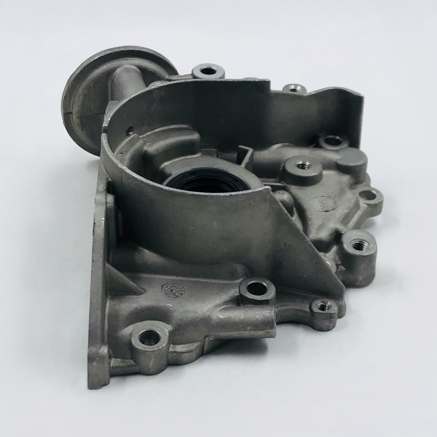 Bomba Aceite Mits 1.5 1.6 80-92 Con Base Filtro