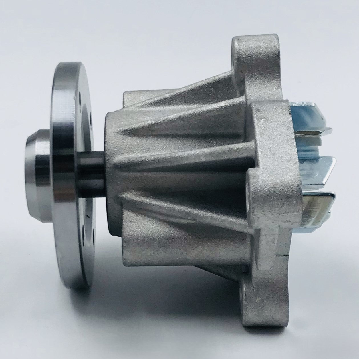 Bomba Agua Nissan 2.5 Np300 16-19